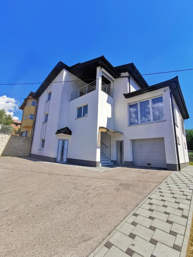 Apartman Kis 亚伊采 外观 照片