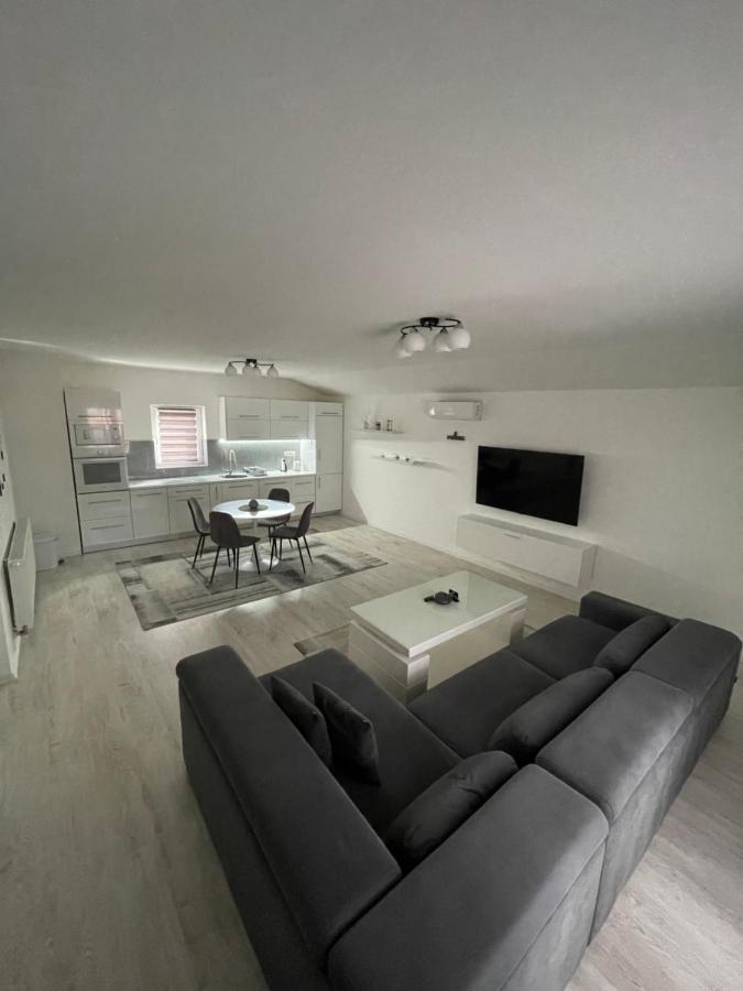 Apartman Kis 亚伊采 外观 照片