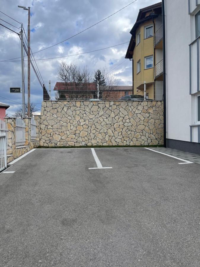 Apartman Kis 亚伊采 外观 照片
