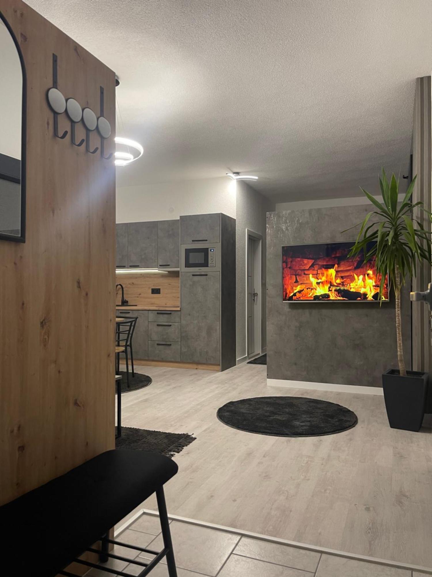 Apartman Kis 亚伊采 外观 照片
