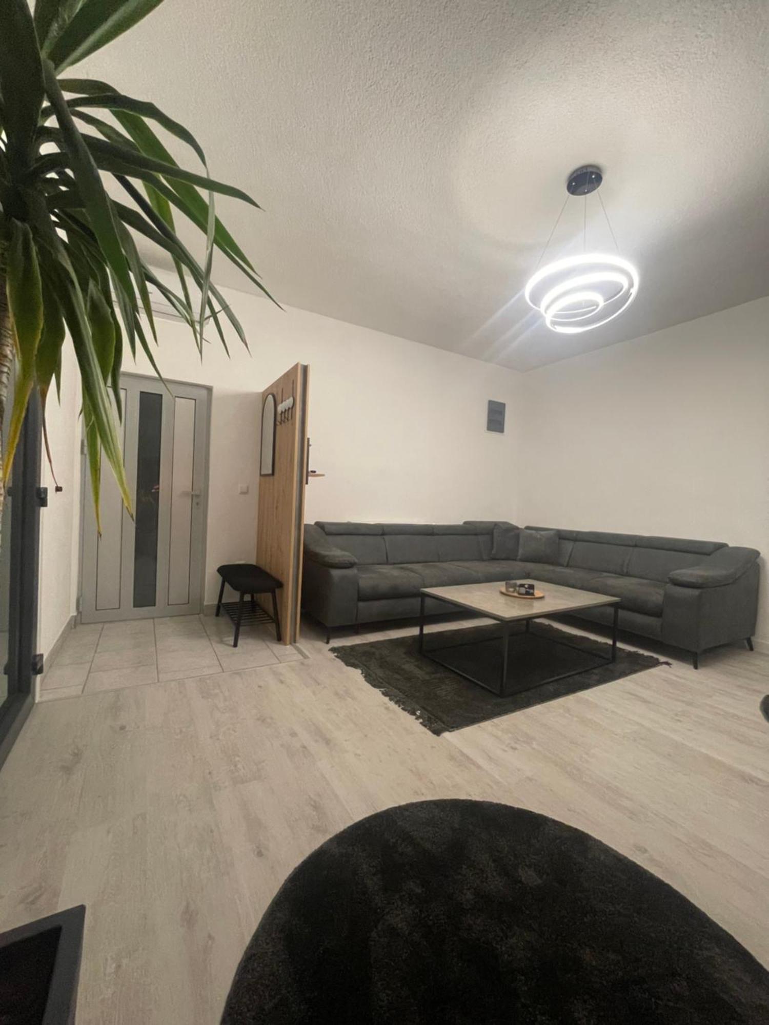Apartman Kis 亚伊采 外观 照片