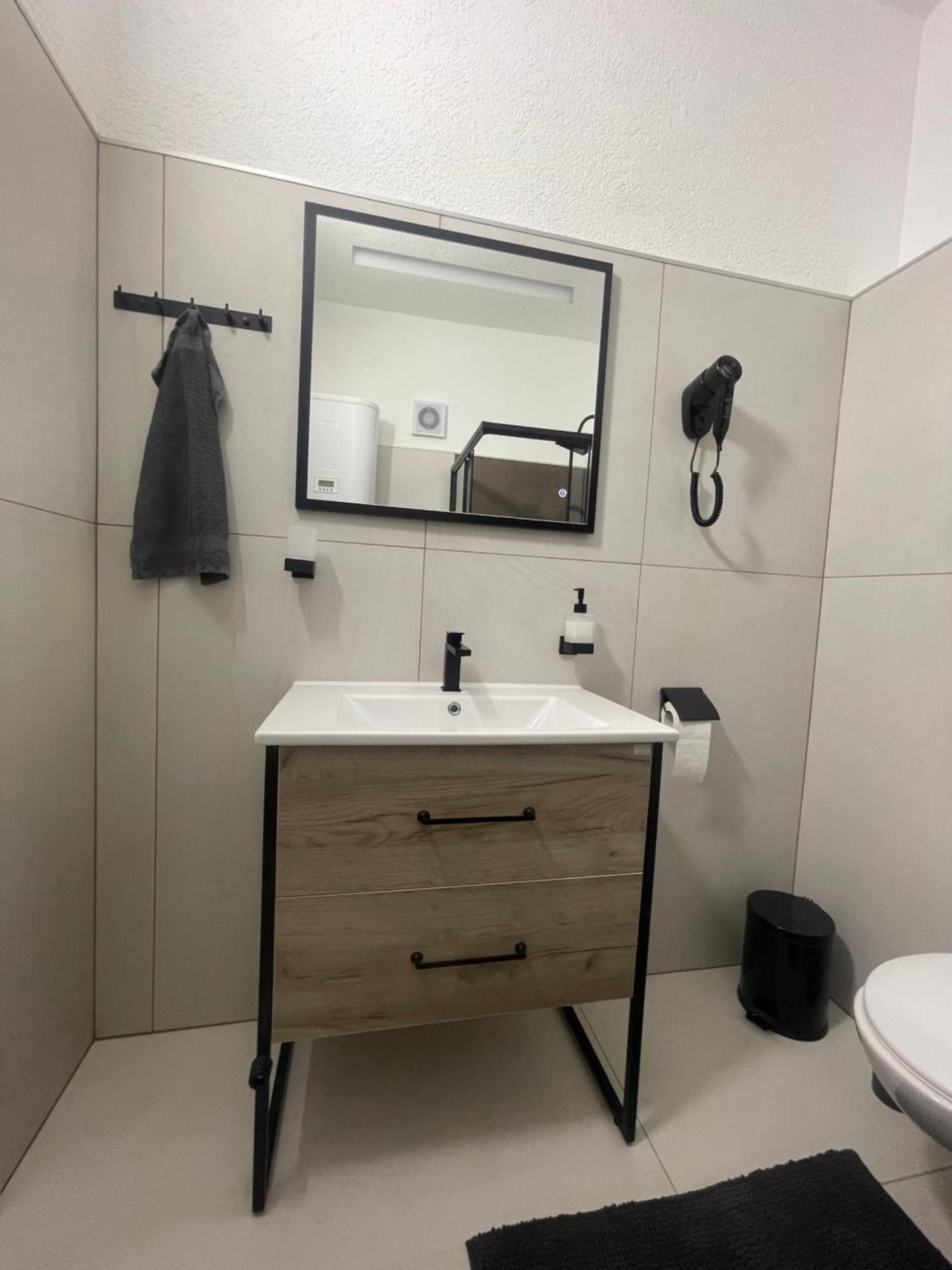 Apartman Kis 亚伊采 外观 照片