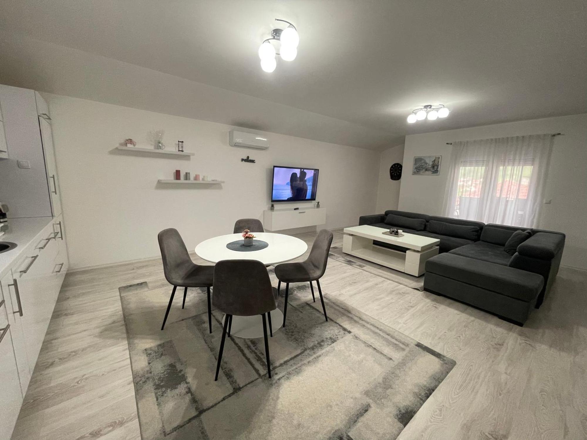 Apartman Kis 亚伊采 外观 照片