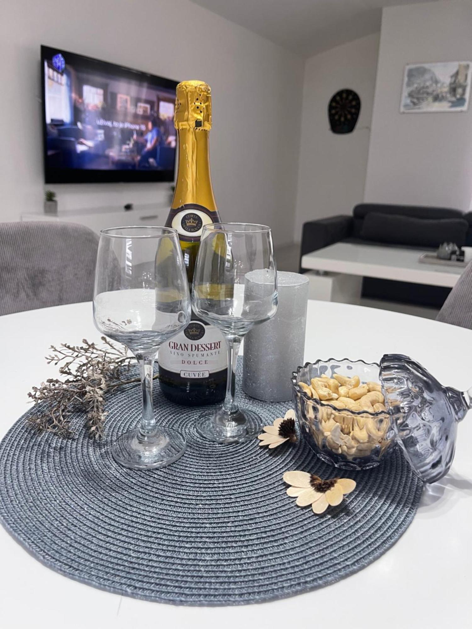 Apartman Kis 亚伊采 外观 照片